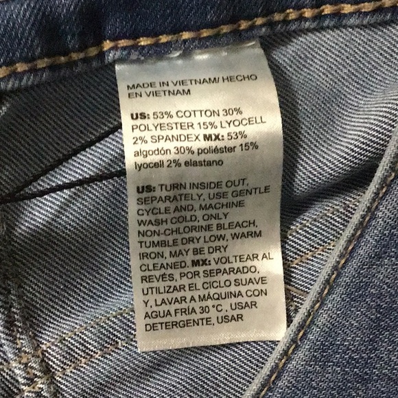 NWT Chico’s Button Flare Jean - Picture 16 of 16